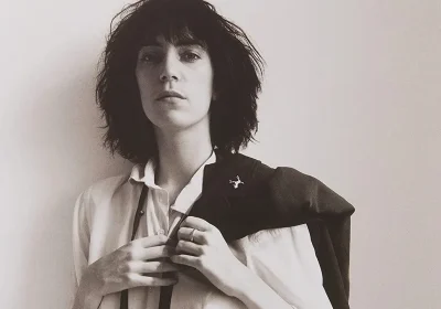 Cinquant’anni fa Patti Smith sciolse le redini del rock’n’roll proiettandosi nel futuro con Horses