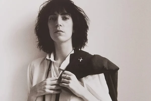 Cinquant’anni fa Patti Smith sciolse le redini del rock’n’roll proiettandosi nel futuro con Horses