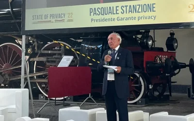 Garante della privacy, i lavoratori hanno chiesto al collegio di dimettersi. Lascia il segretario generale