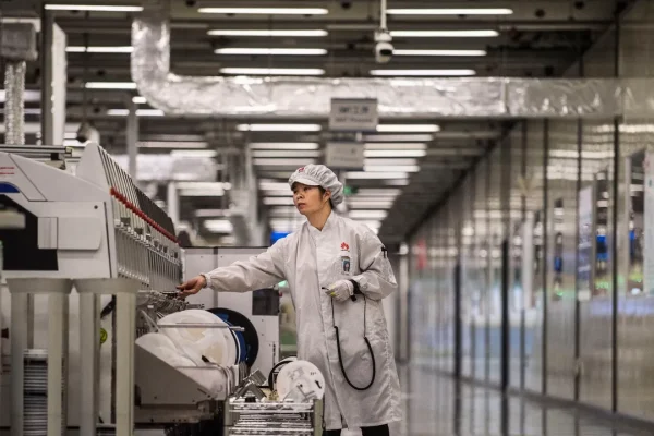 Come Huawei si sta costruendo una catena di fornitura di microchip per non dipendere più dall’Occidente