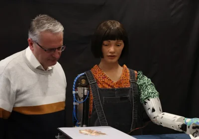 E quindi, questo rapporto tra AI e diritto d’autore come lo dobbiamo intepretare?