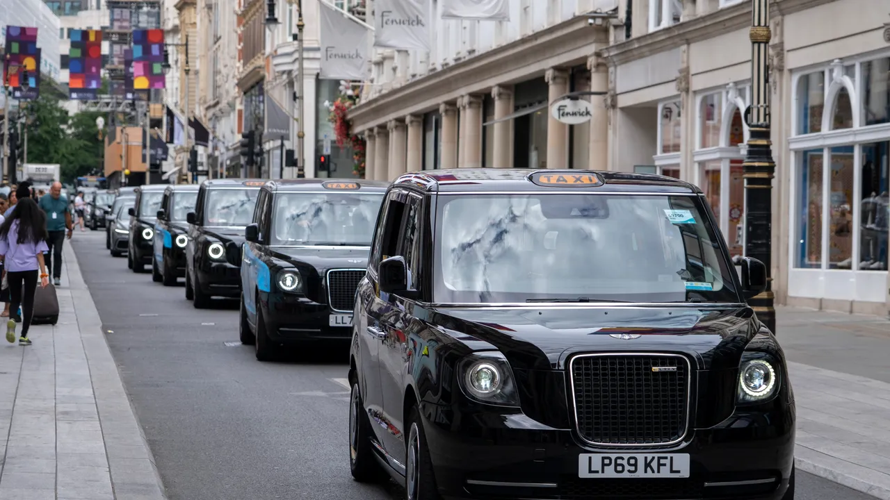 Nel Regno Unito spunta una tassa sulle auto elettriche per colmare le perdite derivanti dalle accise sulla benzina