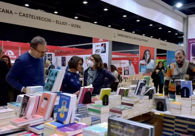 Perché gli scrittori stanno protestando contro l’inclusione dell’editore Passaggio al Bosco a Più Libri Più Liberi 2025