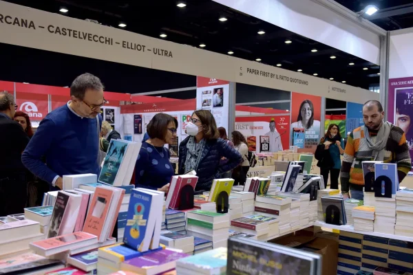 Perché gli scrittori stanno protestando contro l’inclusione dell’editore Passaggio al Bosco a Più Libri Più Liberi 2025