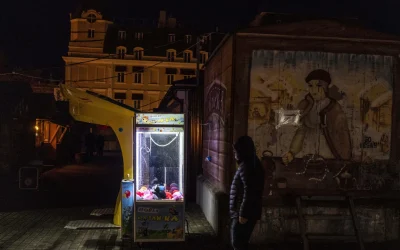 In Russia girano cani randagi con pettorine che fungono da hotspot, per garantire internet in caso di blackout