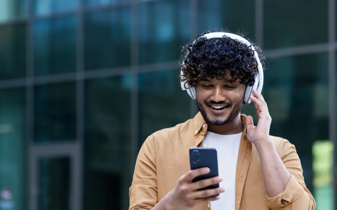 Migliori podcast usciti nel 2025, cosa ascoltare a fine anno tra true crime, talk e attualità