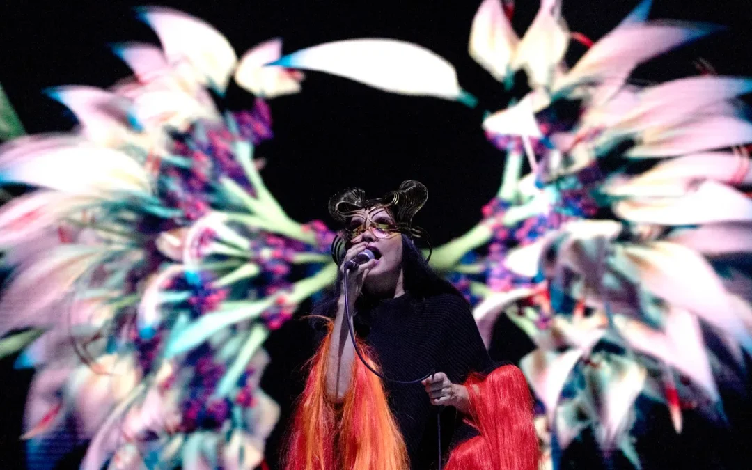 Björk nel live di Cornucopia trasforma un concerto in un manifesto del futuro