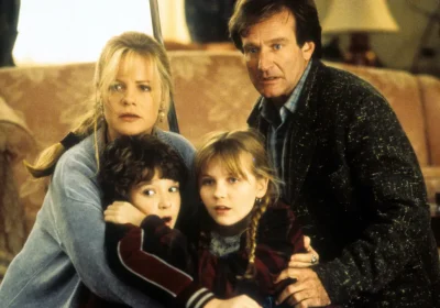 Jumanji compie trent’anni, un’avventura vorticosa che ci ricorda che esiste sempre un luogo a cui tornare