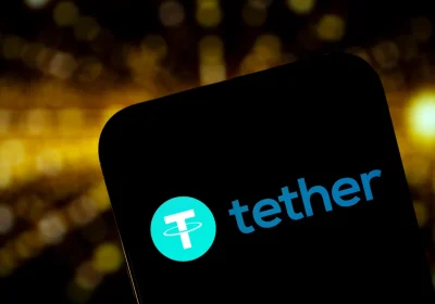 Cosa succede a Tether, tra downgrade e maxi acquisti di oro