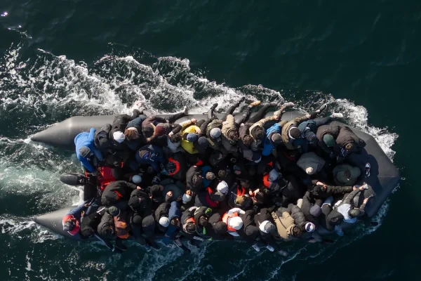 Return hub, cosa prevedono i nuovi regolamenti europei sui rimpatri e perché il diritto d’asilo è messo in discussione