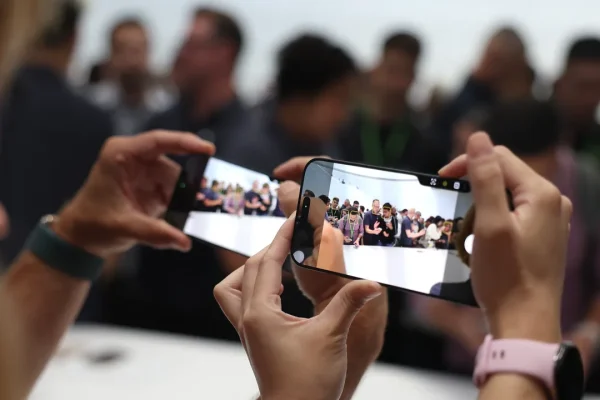 iPhone 18 Pro, cosa sappiamo finora: cambiano design, batteria e connettività