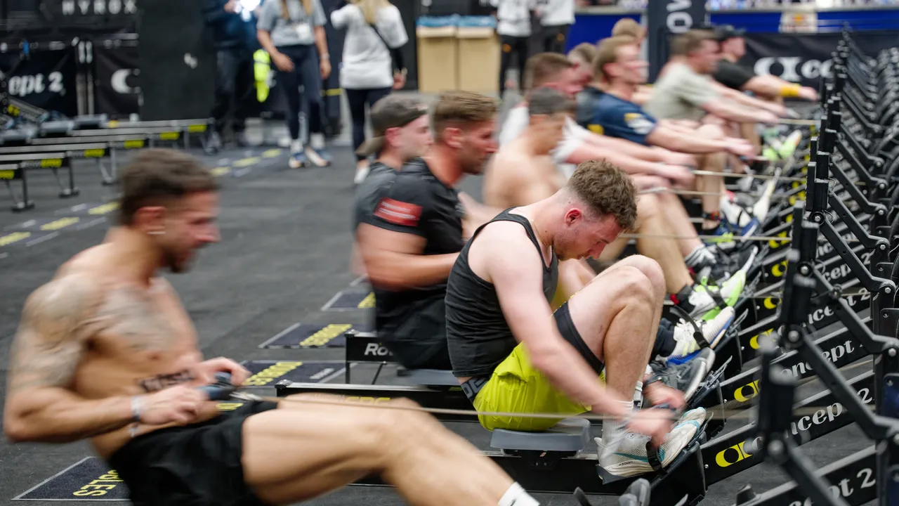 Cos’è l’Hyrox a cui stiamo partecipando tutti (passivamente) su TikTok, e sì, lo si può fare anche senza essere influencer