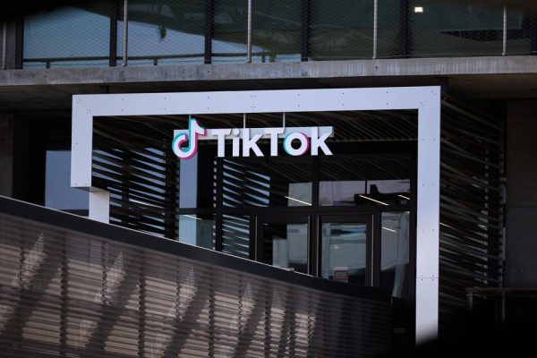 Investitori citano in giudizio Trump e Bondi per l’accordo su TikTok – Telecomunicazioni