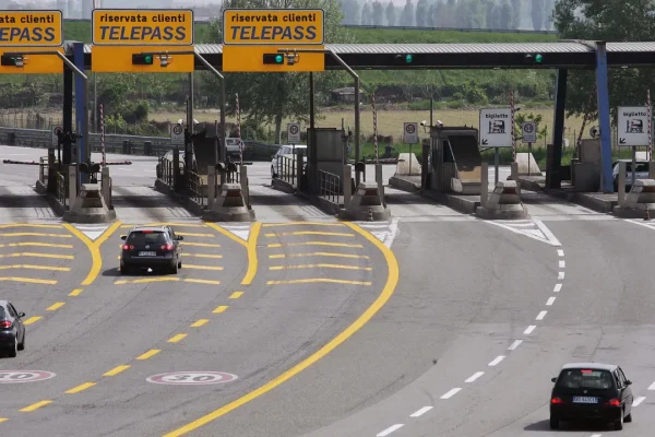 Pedaggio autostradale, l’Italia ha introdotto il rimborso automatico in caso di ritardi e cantieri