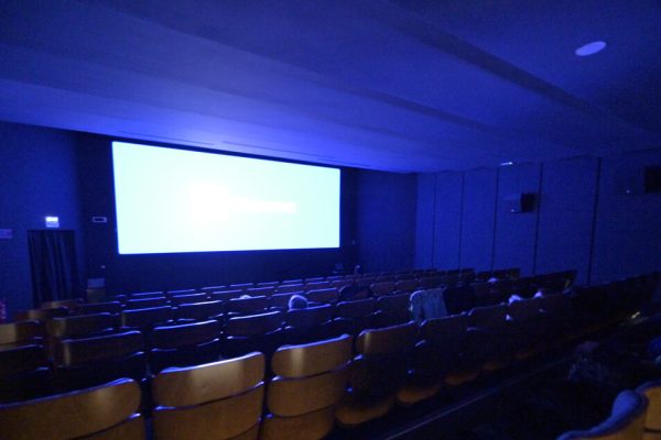 Gli attori britannici pronti allo sciopero anti-IA – Web & Social