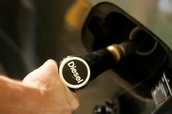 Dal diesel alle sigarette il 2026 si aprirà con una serie di aumenti, ecco cosa costerà di più