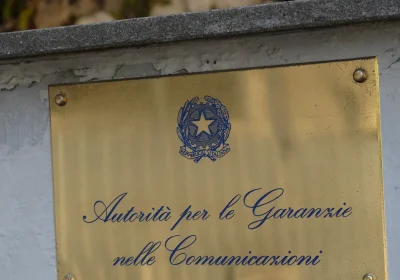 Agcom diffida Refurbed, troppe criticità su trasparenza e servizi per gli smartphone ricondizionati
