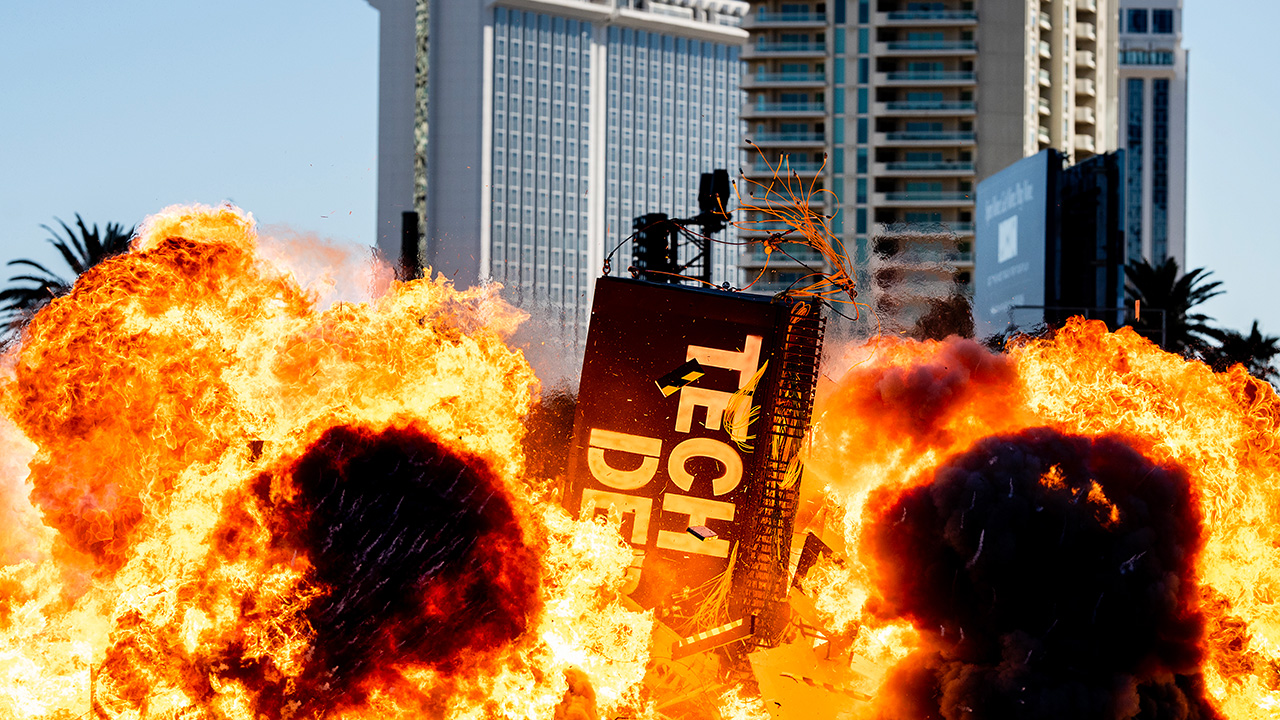 AWS Transform si evolve: agenti IA per modernizzare infrastrutture e applicazioni custom