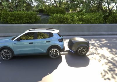 Addio ricariche continue con le elettriche economiche: ecco la rimorchio-batteria che promette 300 km in 2 minuti