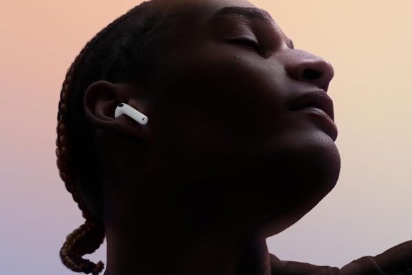 Amazon abbassa il prezzo delle AirPods 4: oggi costano solo 99€