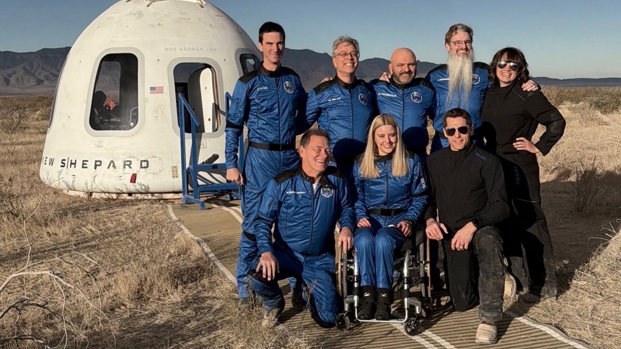 Blue Origin NS-37: successo per la missione con un passeggero in sedia a rotelle oltre la linea di Kármán