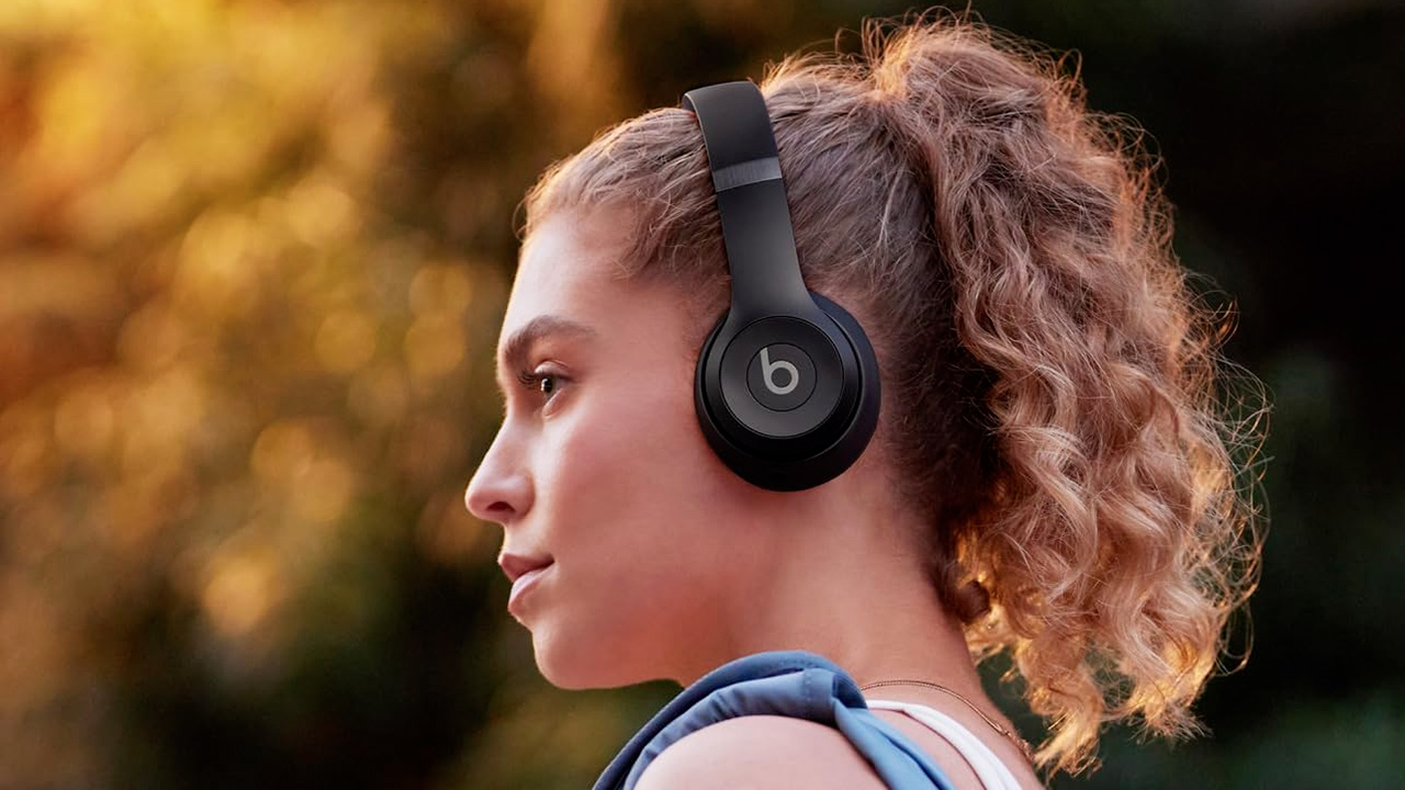 Cuffie Beats in super offerta su Amazon, anche meno di metà prezzo: auricolari e cuffie iconiche ora sono accessibili a molti