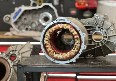 EV Clinic cambia un settore: ora produce ricambi Tesla in modo indipendente