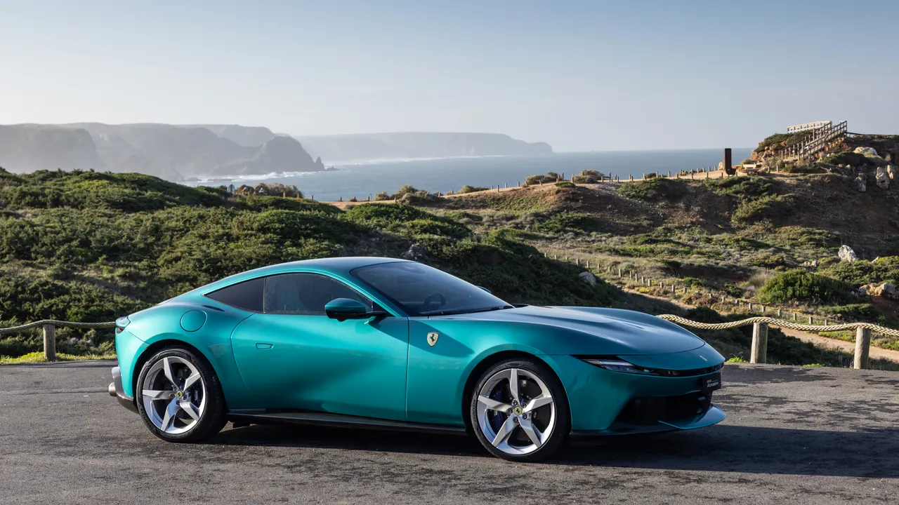 Ferrari Amalfi, prova su strada della nuova GT V8: design, aerodinamica e sensazioni di guida