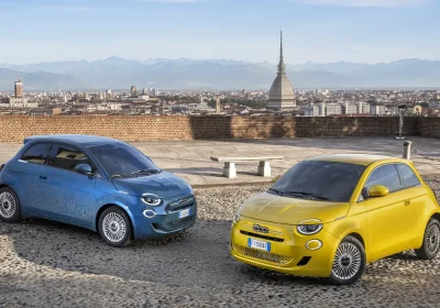 Nuova Fiat 500 Hybrid, Torino riaccende la sua icona più pop