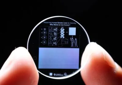 Fino a 360 GB su un vetro grande come una moneta: l'archiviazione del futuro presto alla prova dei fatti