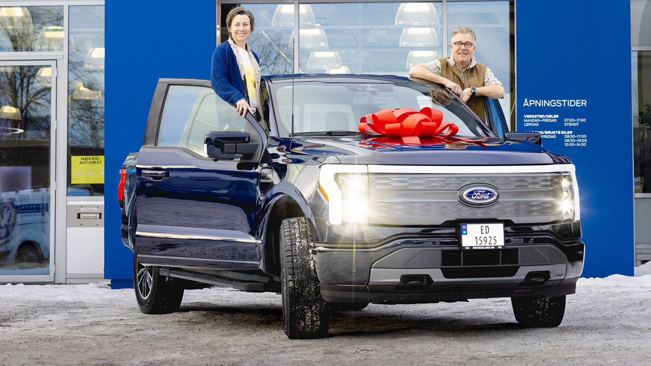 Ford sceglie l'IA al posto degli EV: la fabbrica di batterie sarà convertita in accumulatori per data center