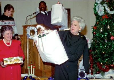 Rivendere i regali di Natale che non ti piacciono, ecco come farlo bene e guadagnare davvero