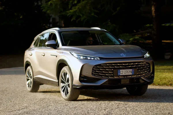 MG HS Hybrid+: prova, consumi, prestazioni e prezzo del nuovo suv full hybrid