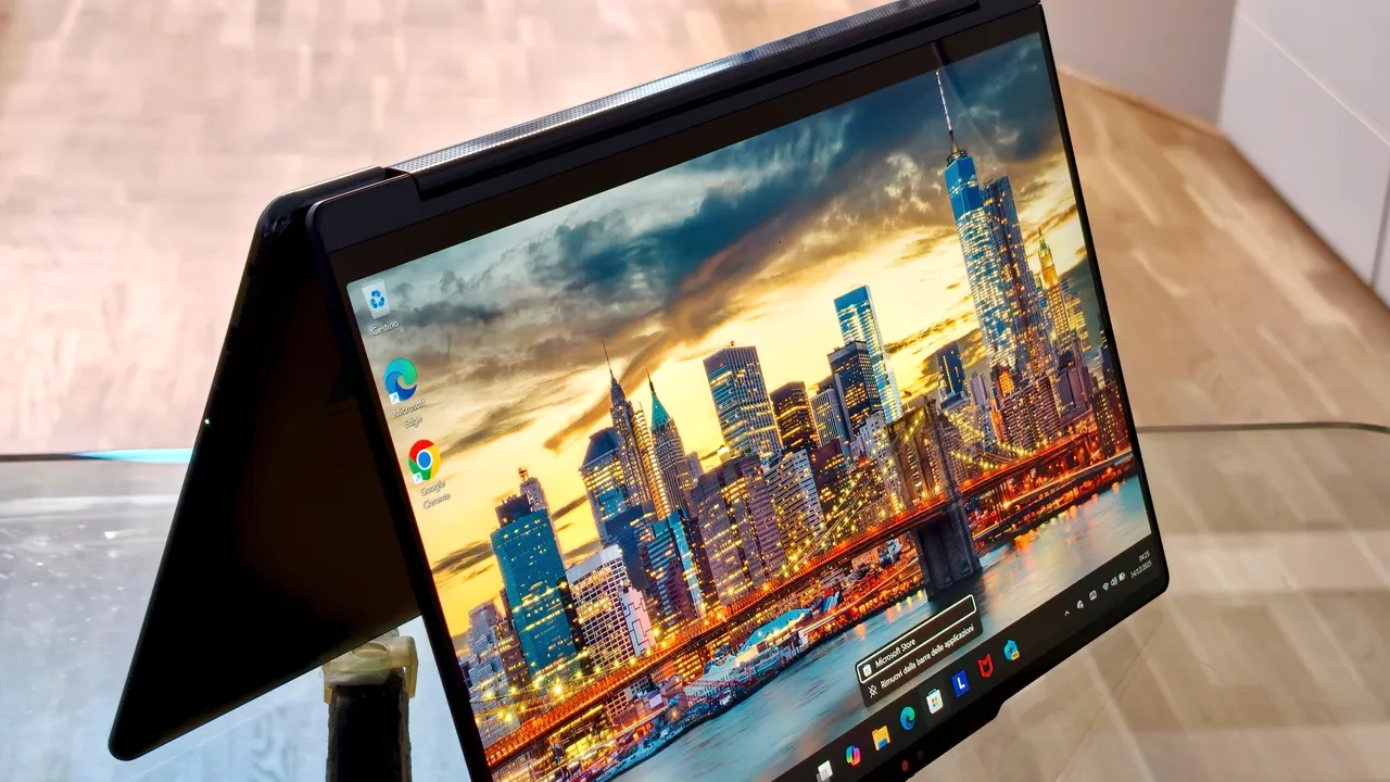 Lenovo Yoga 9i 2-in-1 Aura Edition, il convertibile che unisce casa e ufficio