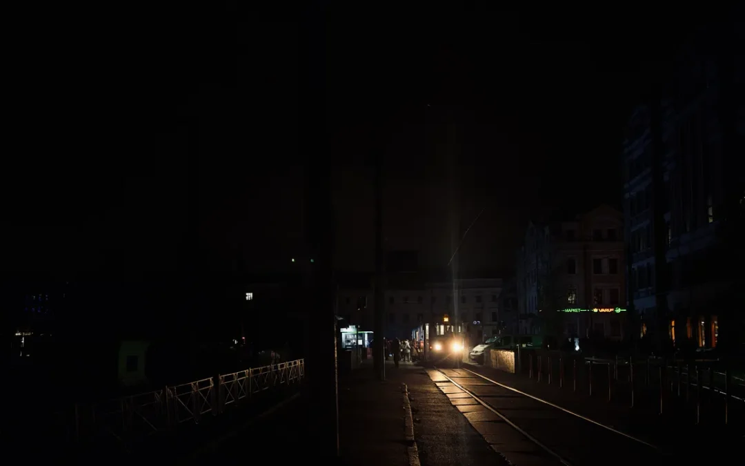 L’inverno al buio di Kyiv, come funziona il sistema dei blackout programmati in Ucraina