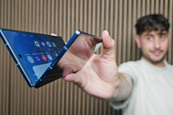 Il 2026 sarà l'anno degli smartphone pieghevoli: è merito di Apple e Samsung Display ringrazia