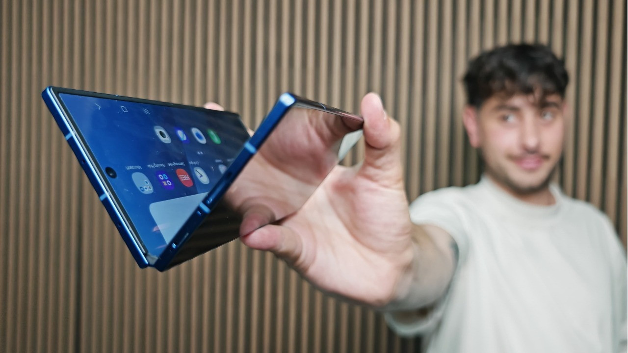 Il 2026 sarà l'anno degli smartphone pieghevoli: è merito di Apple e Samsung Display ringrazia