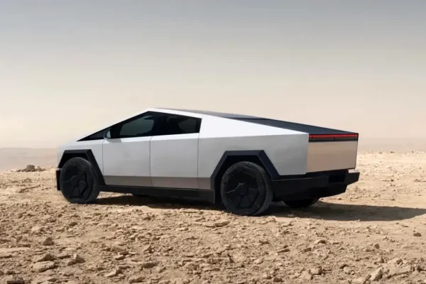 Il Tesla Cybertruck non arriverà in Europa, la conferma dal direttore della fabbrica di Berlino