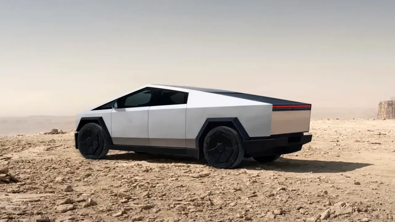 Il Tesla Cybertruck non arriverà in Europa, la conferma dal direttore della fabbrica di Berlino