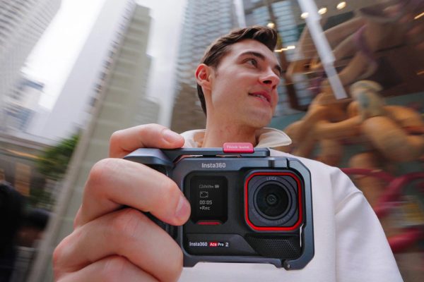 Insta360 Ace Pro 2 in offerta: disponibili a prezzi super Pack Standard e Pack Creatori