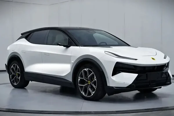 La Lotus Eletre Plug-in esiste davvero, ma è "quasi elettrica". Ha senso?