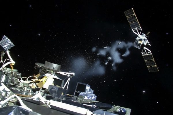 La Russia potrebbe sviluppare un'arma per distruggere più satelliti, compresi quelli Starlink