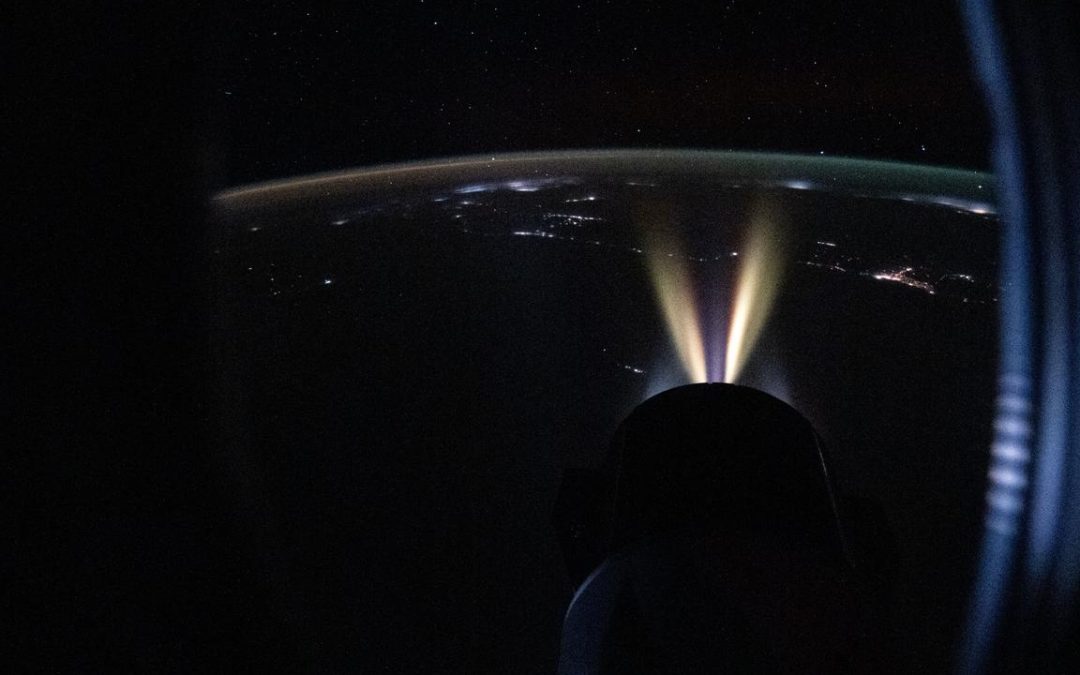 La capsula SpaceX Dragon CRS-33 ha acceso i motori per modificare la quota della Stazione Spaziale Internazionale