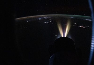 La capsula SpaceX Dragon CRS-33 ha acceso i motori per modificare la quota della Stazione Spaziale Internazionale