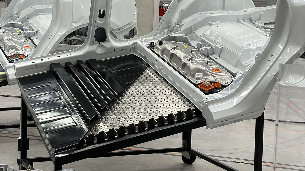 La rivoluzione delle batterie 4680 di Tesla non sta accadendo, crolla la fornitura