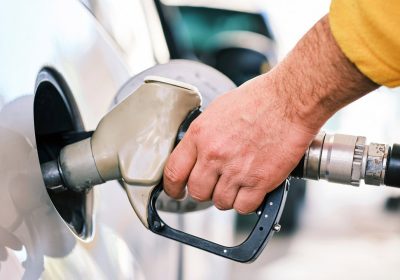 Le case auto sono sicure: l'UE sposterà il divieto di benzina e diesel al 2040