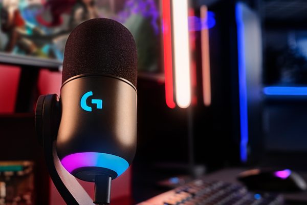 Logitech G Yeti GX in offerta su Amazon: microfono RGB per streaming e gaming a 83,69€