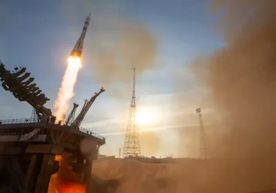 Dopo il decollo di una Soyuz ha ceduto la rampa da cui i cosmonauti raggiungono la Iss (ed è una questione seria)