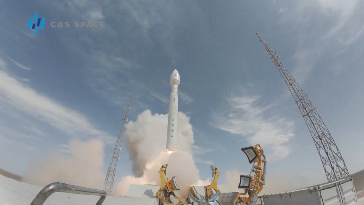 SpaceX redarguisce la Cina per un rischio di collisione tra satelliti lanciati da un razzo spaziale cinese e Starlink