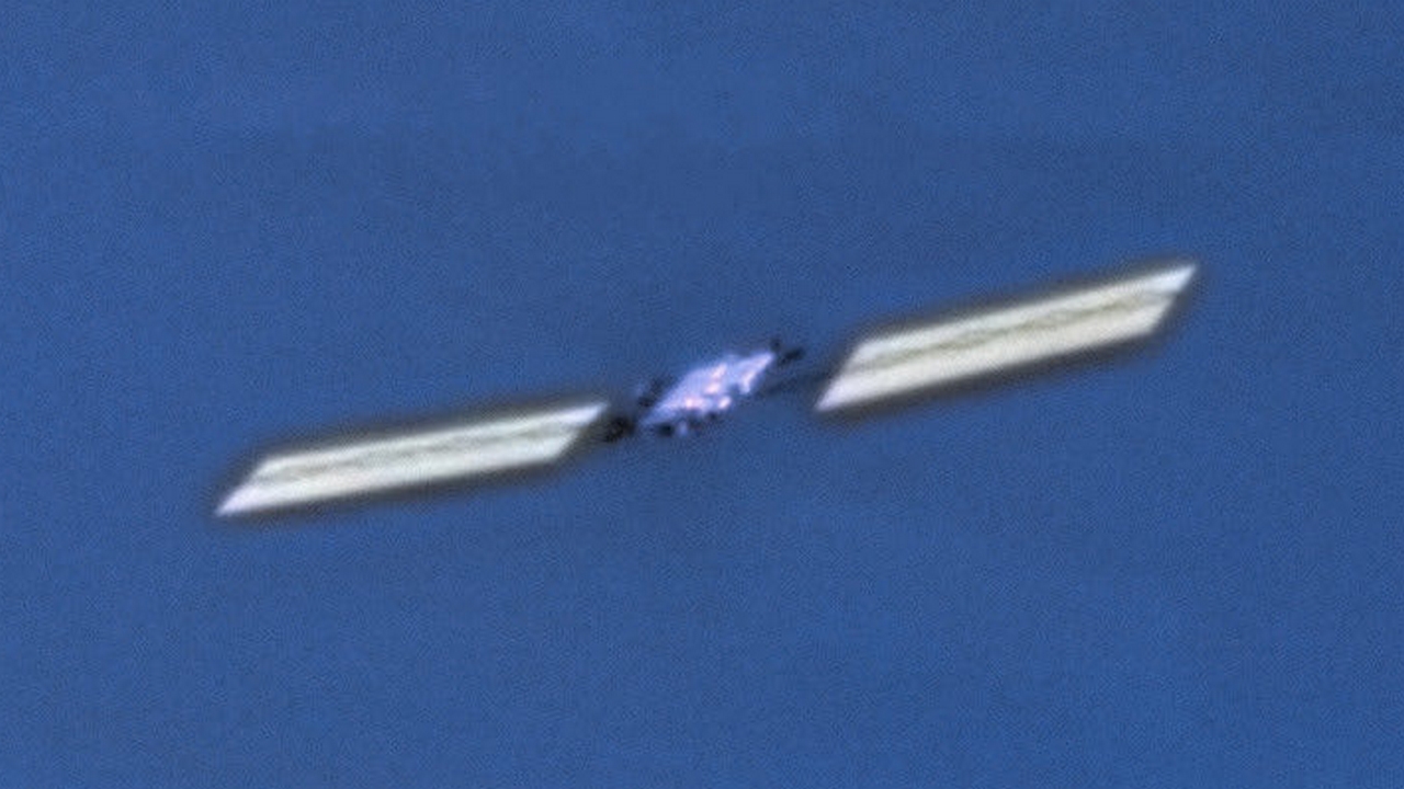 SpaceX: un satellite ha fotografato il satellite Starlink 35956 danneggiato in orbita mostrando le sue condizioni